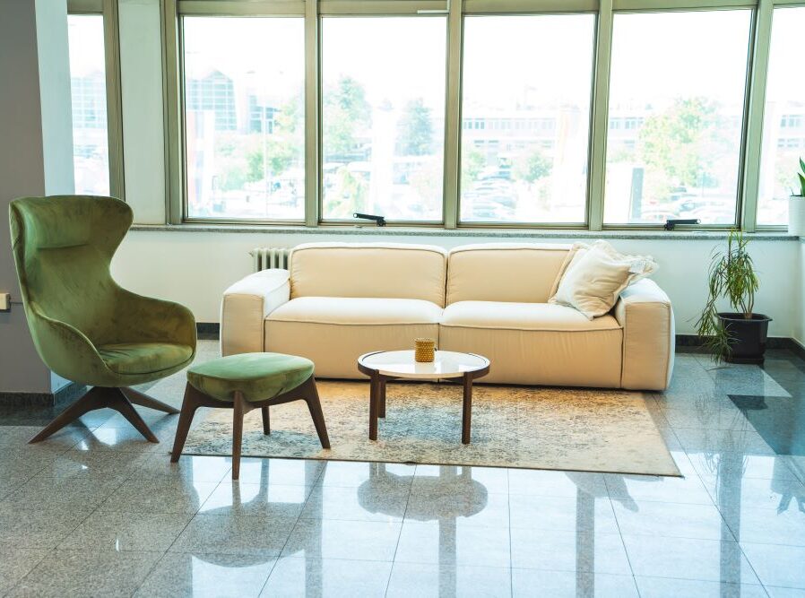 trosed Maxi Cloud sa perjem i HR penom moderan dizajn