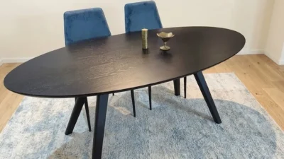 Trpezarijski sto Mondo